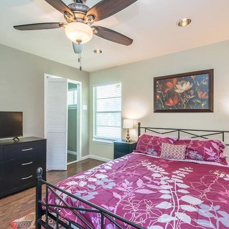 Game Room, Pool & Fire Pit At The Medical Center San Antonio Exterior photo