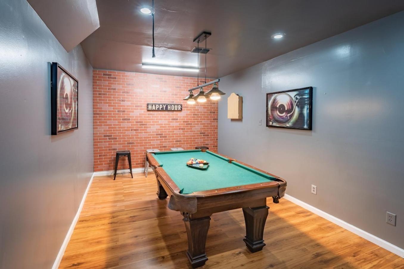 Game Room, Pool & Fire Pit At The Medical Center San Antonio Exterior photo